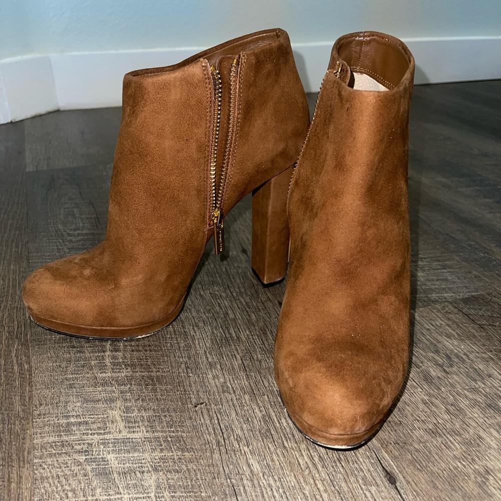 Beautiful brown high heeled MK booties